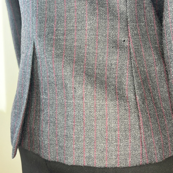 Made in Vancouver Custom Pinstripe Blazer Womens Size 4 - Picture 4 of 7